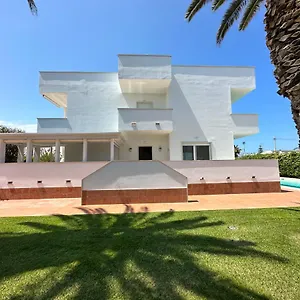Villa Antonia Sul Mare Con Piscina Torre A Mare, Bari